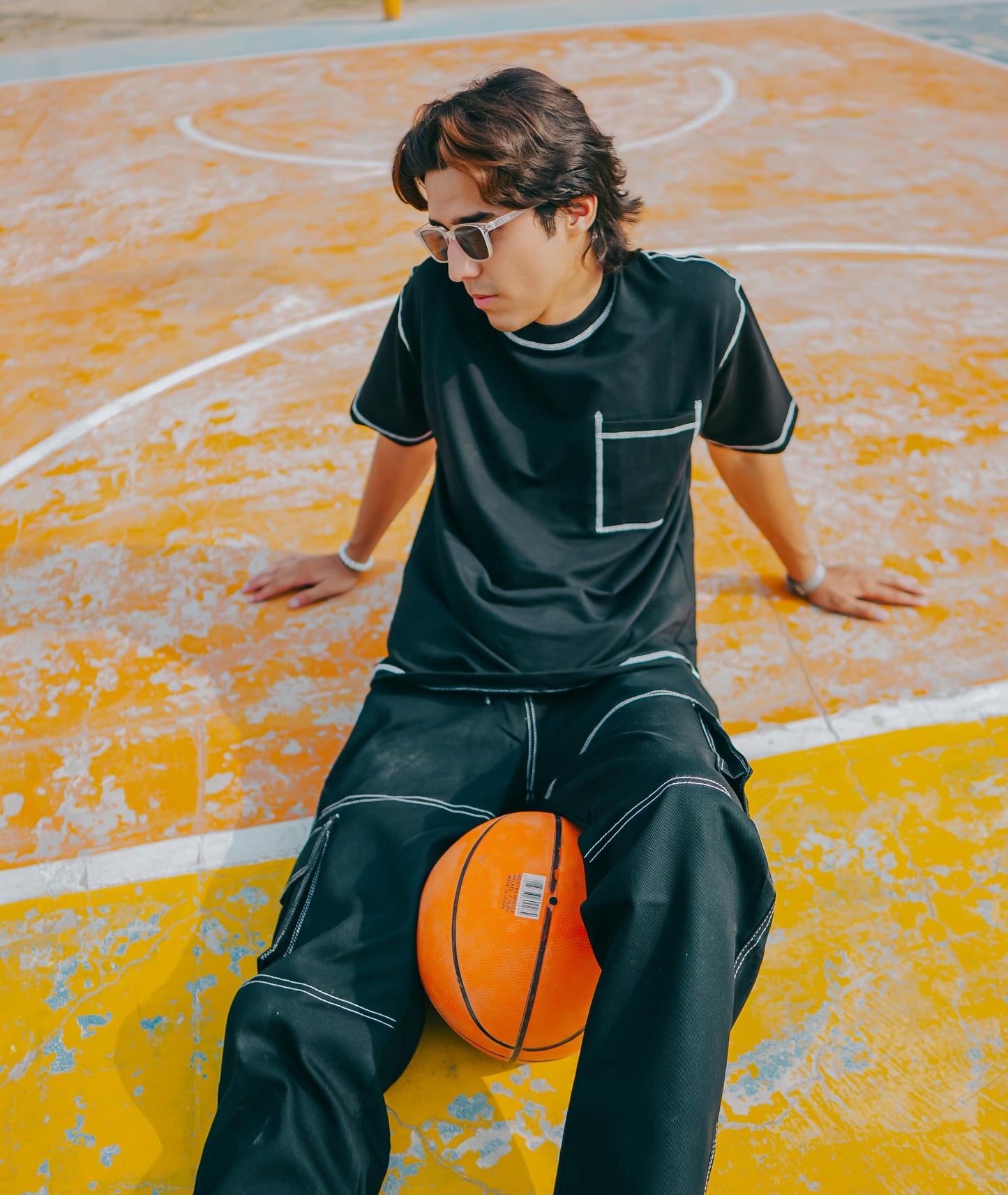 BLACK CONTRAST OVERSIZED T-SHIRT