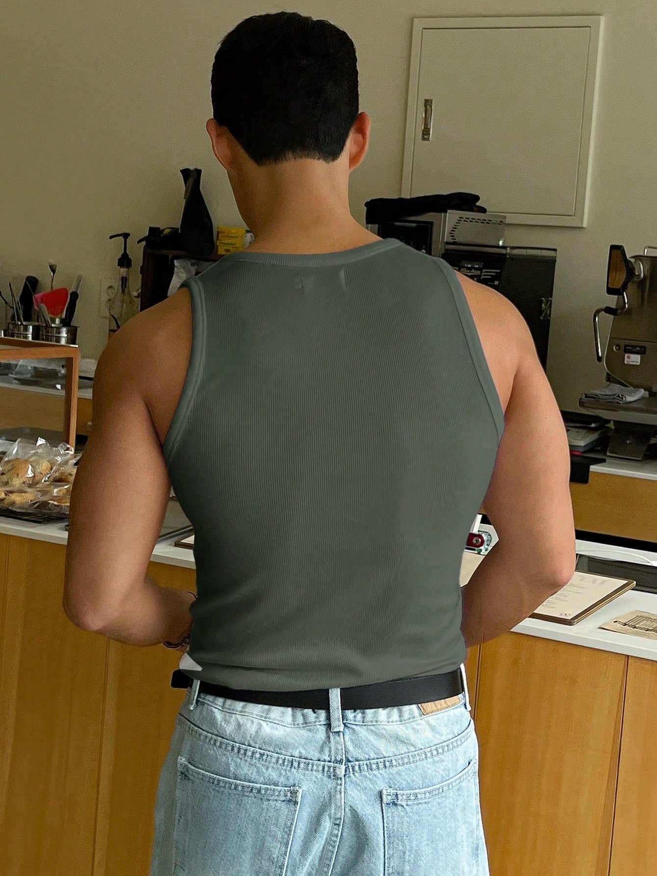 Versatile basic Men's tank top | Green |